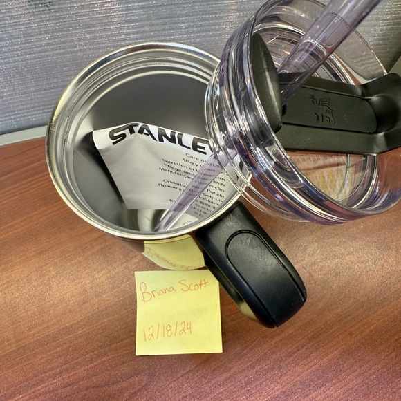 Stanley Quencher H2.0 Tumbler - Black - Picture 2 of 6